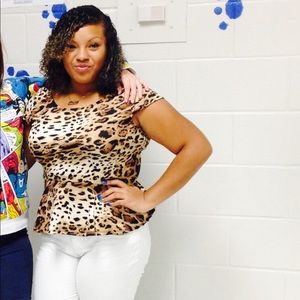 Cute Cheetah print shirt Ever 😍 Bow on the back